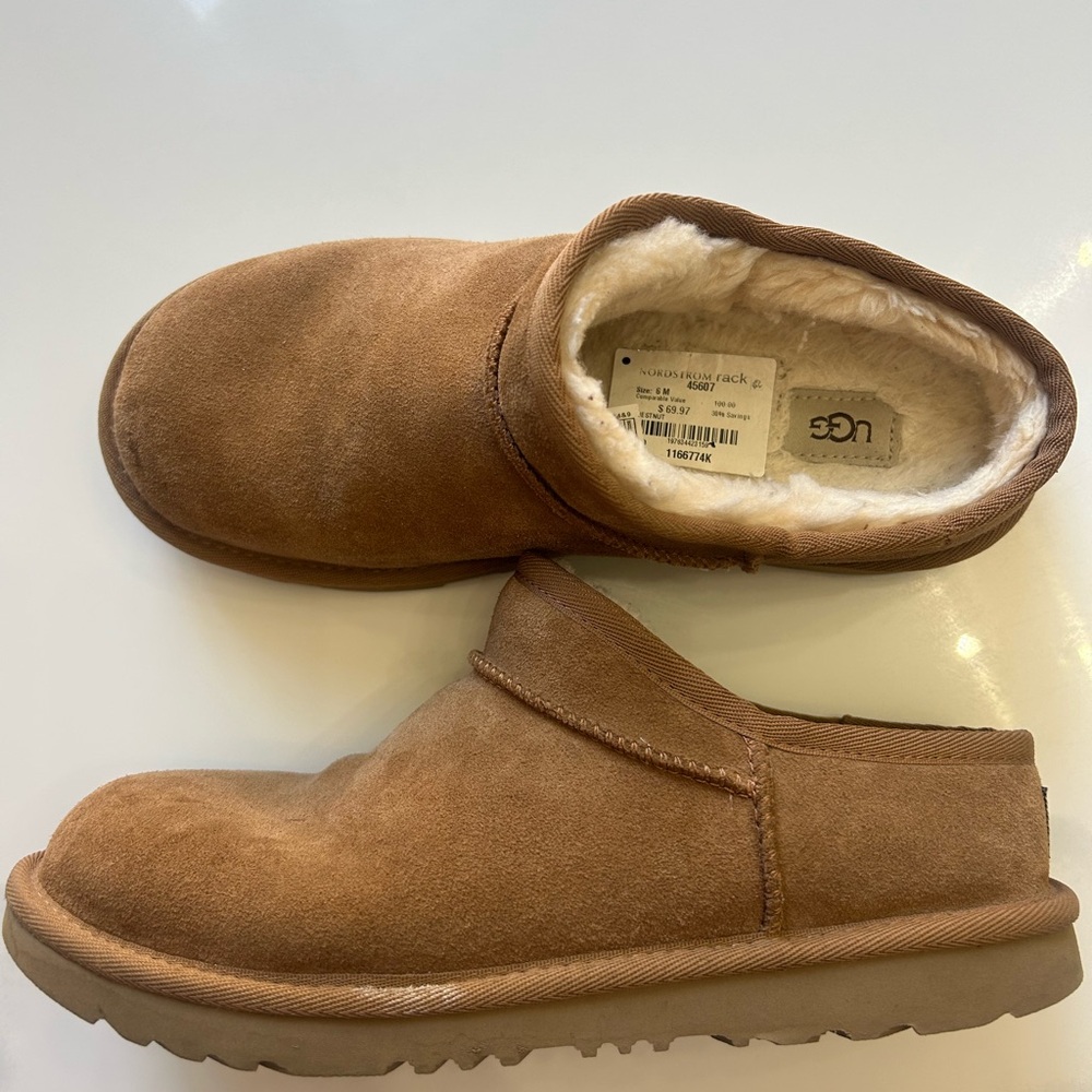 UGG Chestnut Shearling-Lined Suede Slip-On Slippers Kids 6 Women’s 7